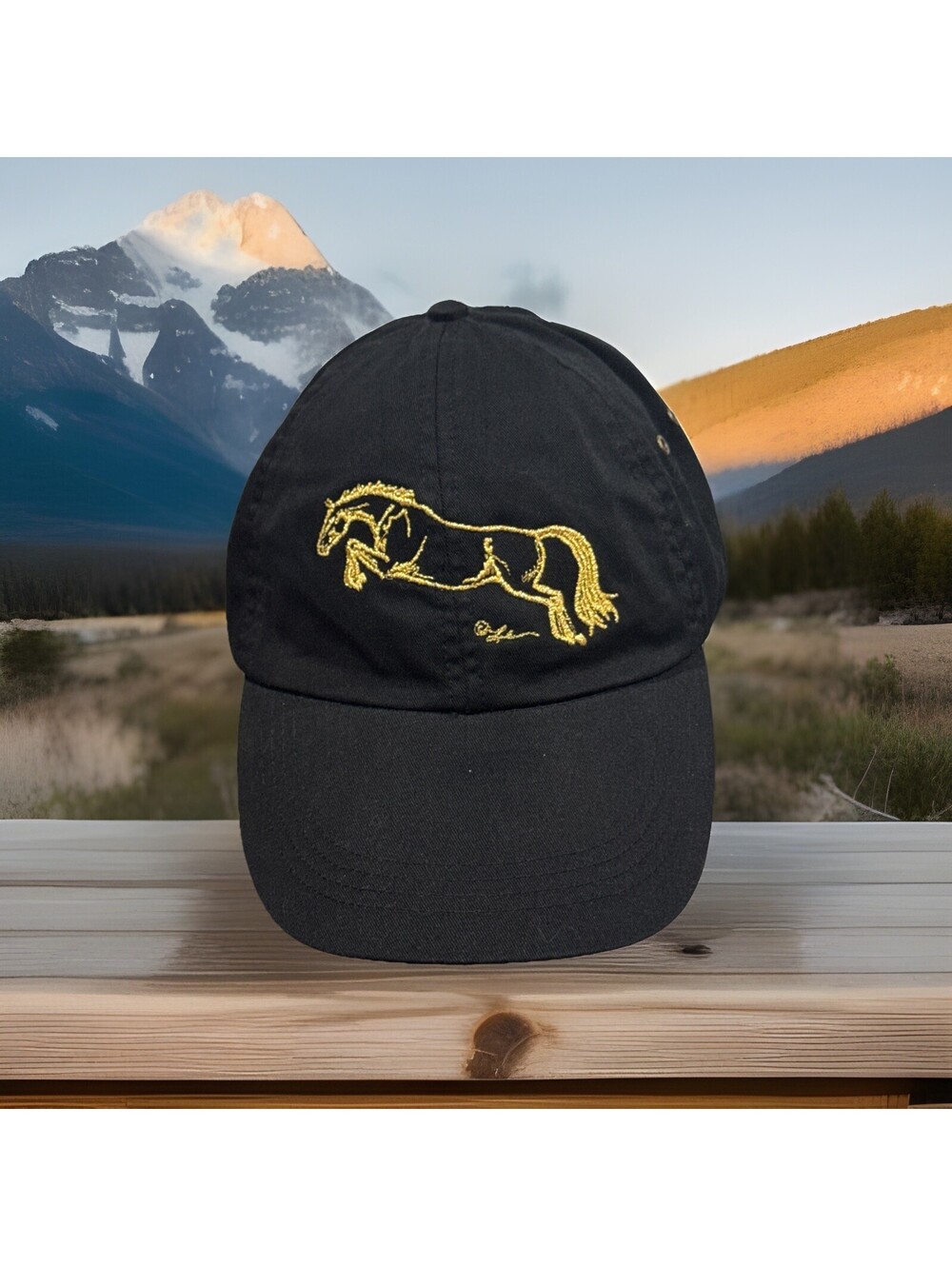 Palomino Golden Coat Reflecting Jumping Sunlight Jumper Equestrian Baseball Cap